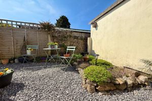 Courtyard to Side- click for photo gallery